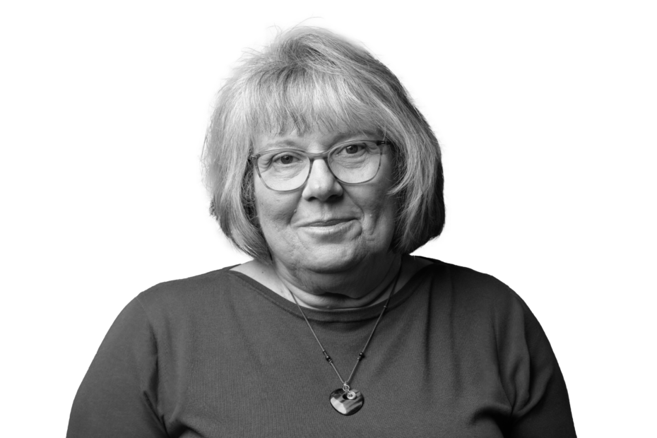 Black and white portrait of woman with glasses